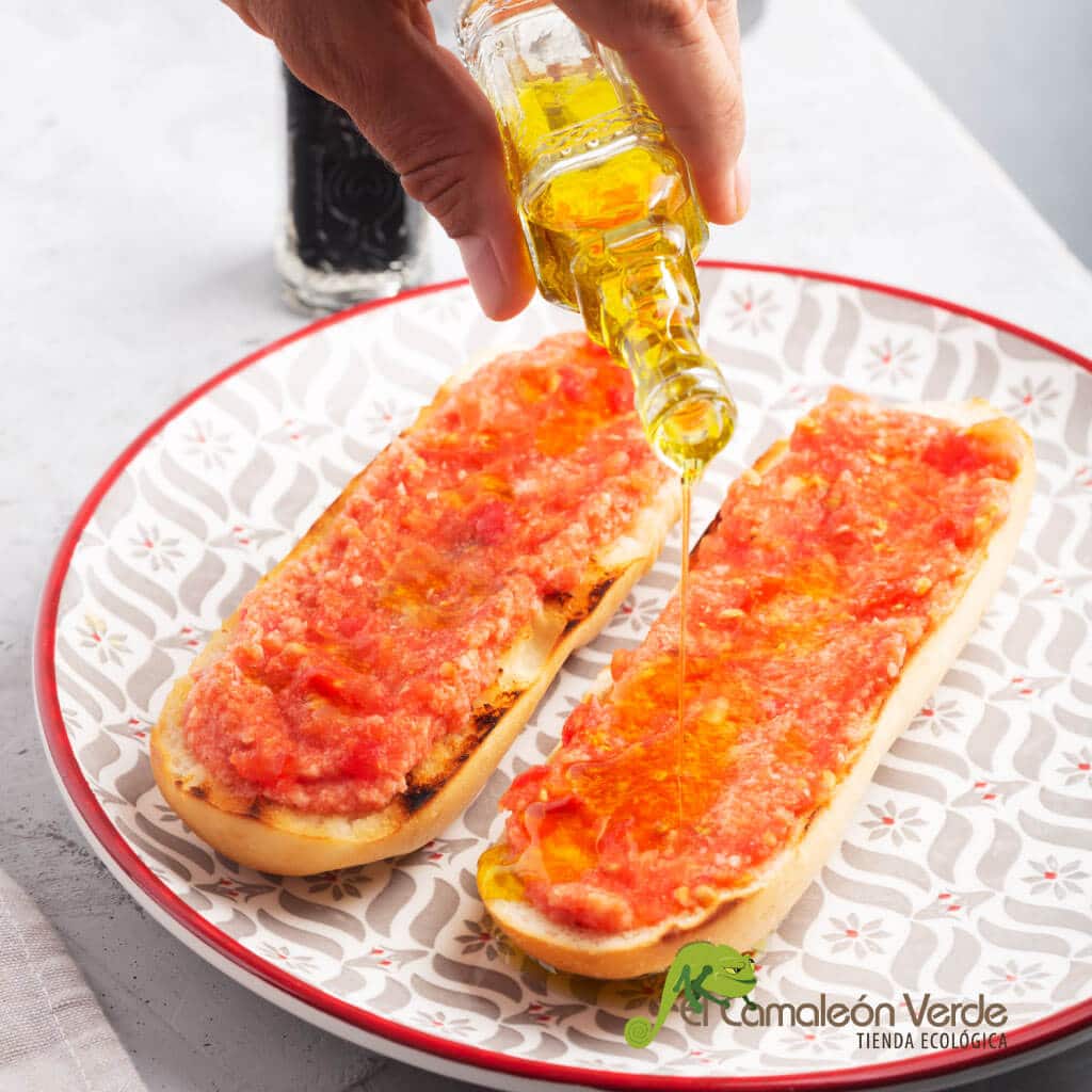 elcamaleonverde.com idea de desayuno saludable - barritas con tomate y aceite