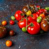 Caja Roja de Tomates Ecológicos