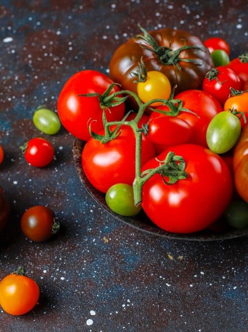 Caja Roja de Tomates Ecológicos
